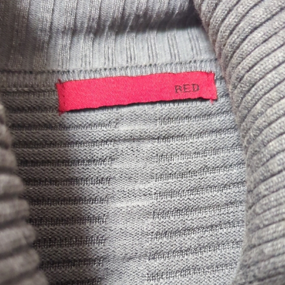 Gray Sweater by Red sizeM - Picture 3 of 8